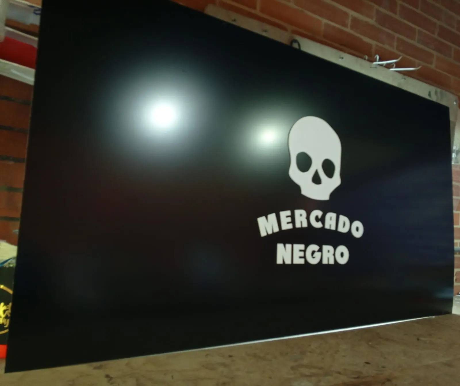 Caja de luz con apliques